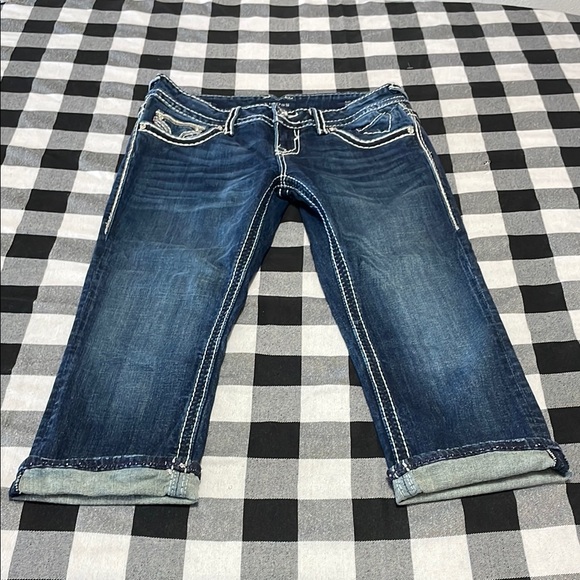 Vigoss Dublin Capri Jeans Size 7/8 x 21 Stretch Double Back Pockets Embellished - Picture 1 of 14